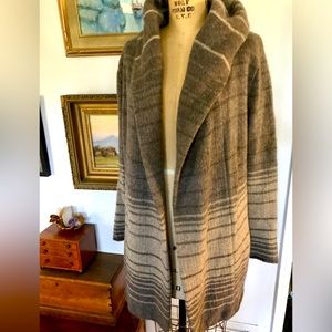 VINCE, hooded wool blend sweater, Small,Cozy Cali style, NYC, fire side snuggle